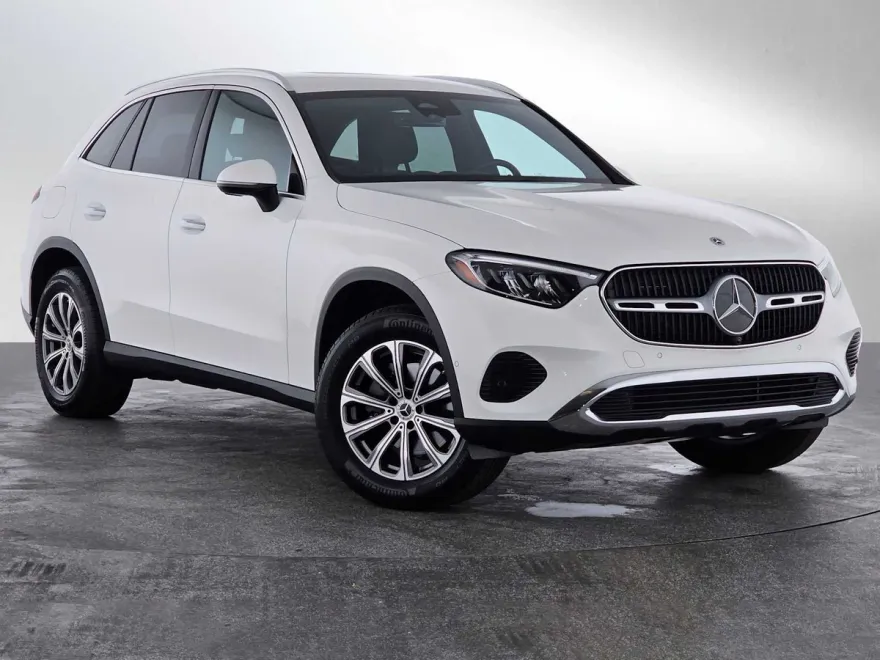 2025 Mercedes Benz GLC 300 4MATIC photo 1