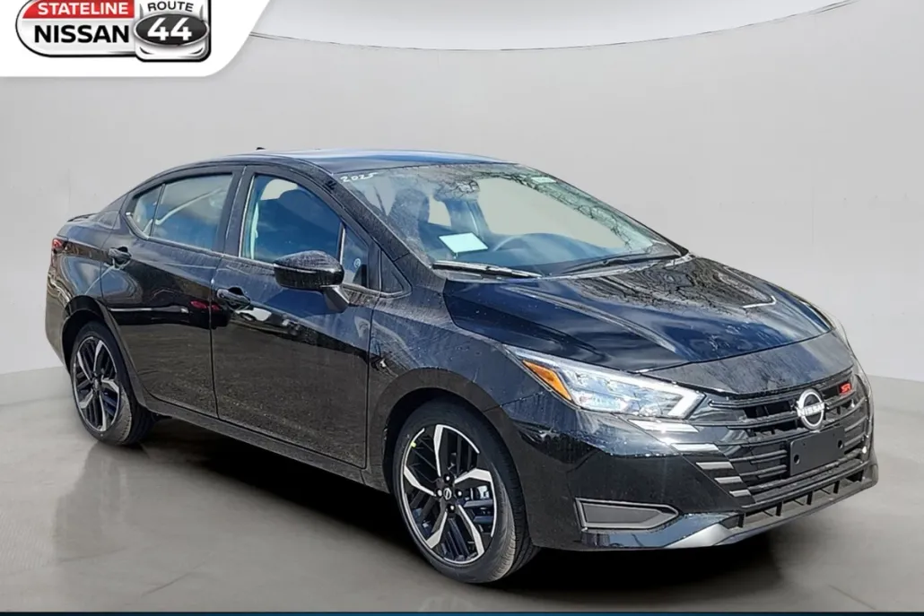 2025 Nissan Versa SR photo 1