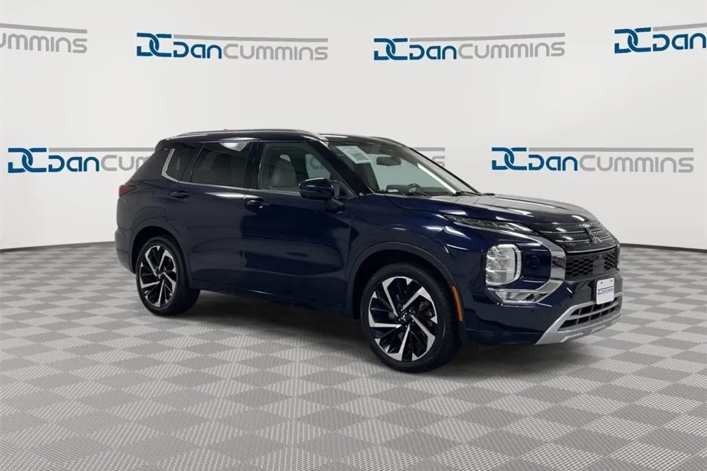 2022 Mitsubishi Outlander SEL photo 1