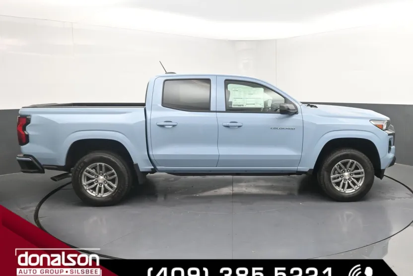 2025 Chevrolet Colorado Work Truck LT photo 1