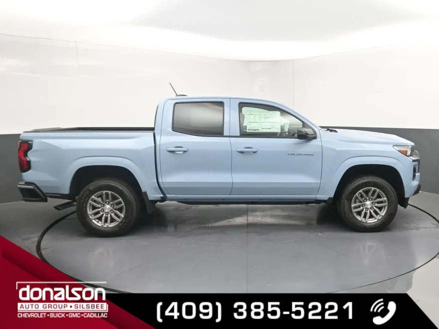 2025 Chevrolet Colorado Work Truck LT photo 1