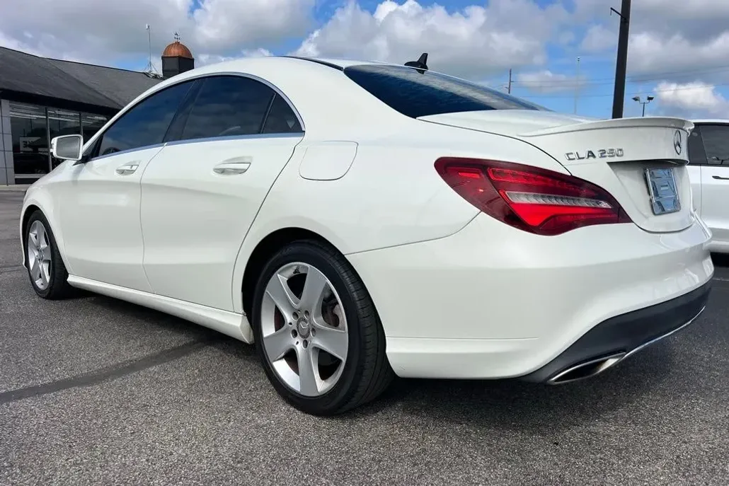 2018 Mercedes Benz CLA 250 photo 1