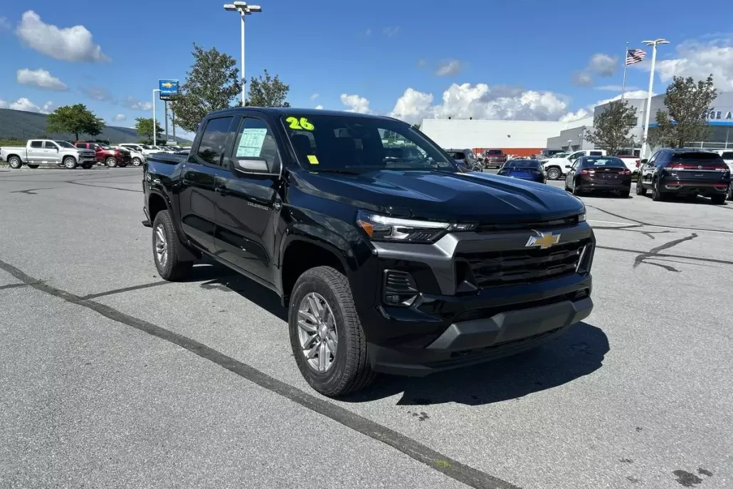 2026 Chevrolet Colorado LT photo 1