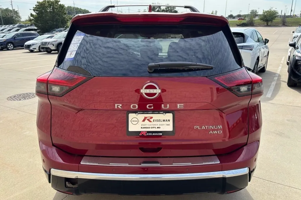 2026 Nissan Rogue Platinum photo 1