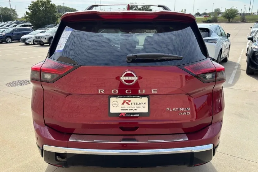 2026 Nissan Rogue Platinum photo 1