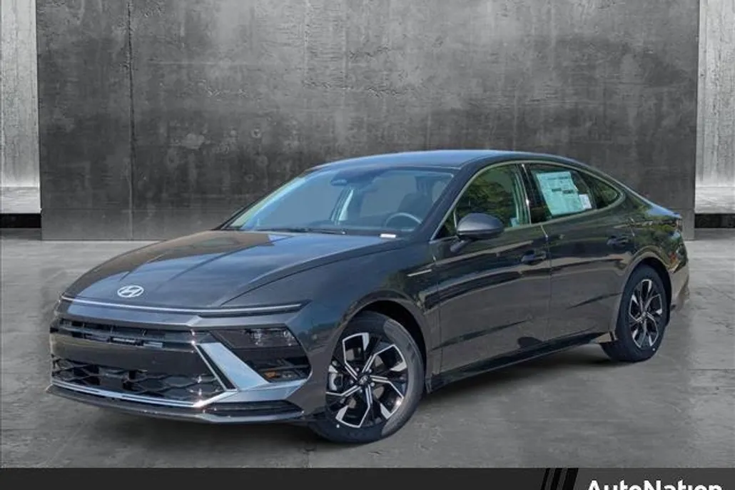 2025 Hyundai Sonata SEL photo 1