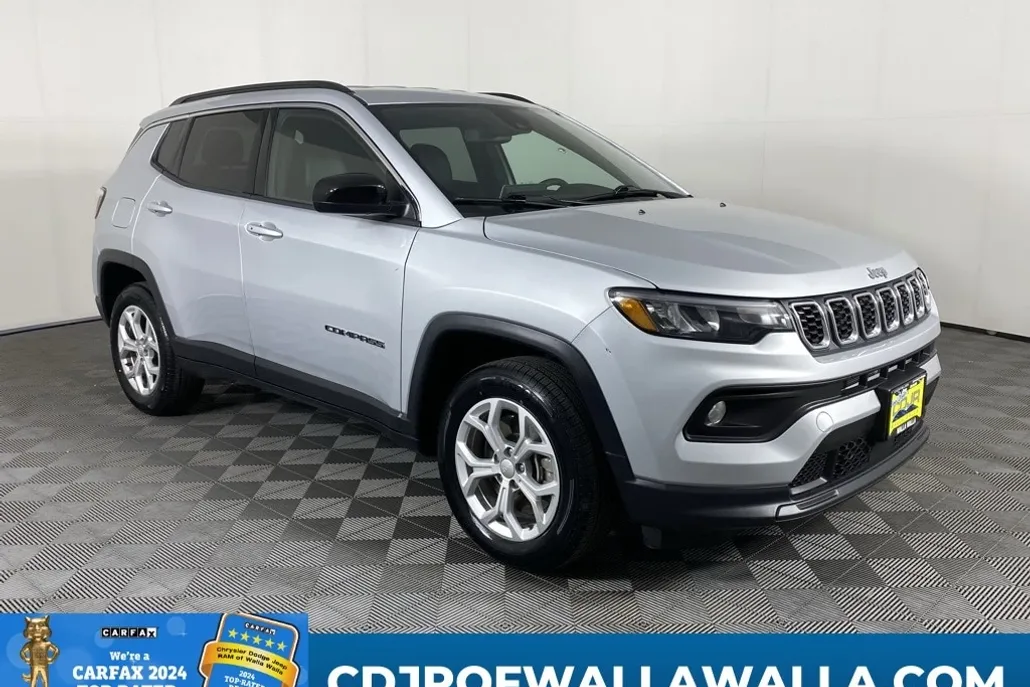 2024 Jeep Compass Latitude photo 1