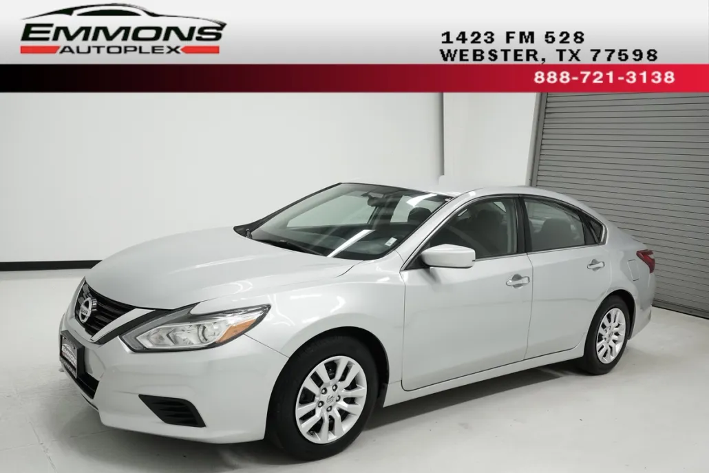 2017 Nissan Altima 2.5 S photo 1