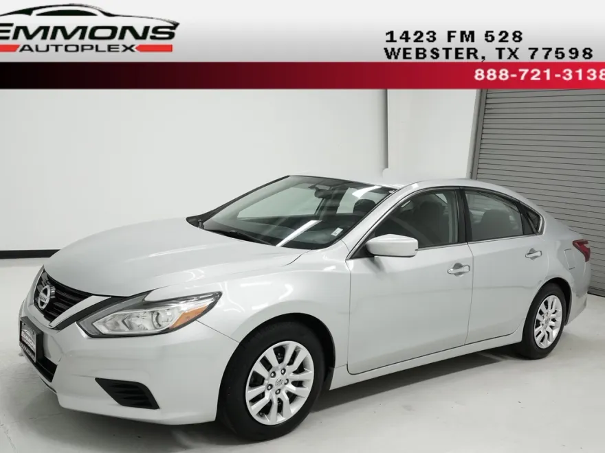 2017 Nissan Altima 2.5 S photo 1