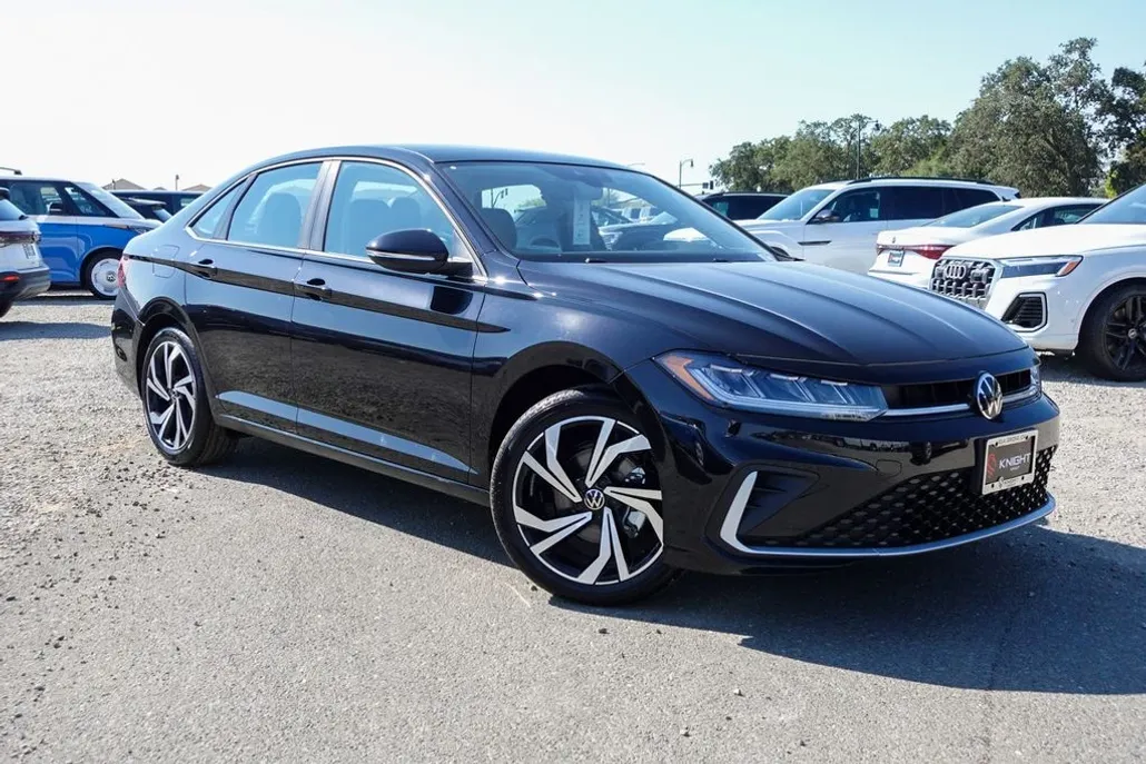 2025 Volkswagen Jetta 1.5T SEL photo 1