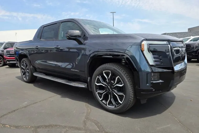 2025 Gmc Sierra EV Denali photo 1