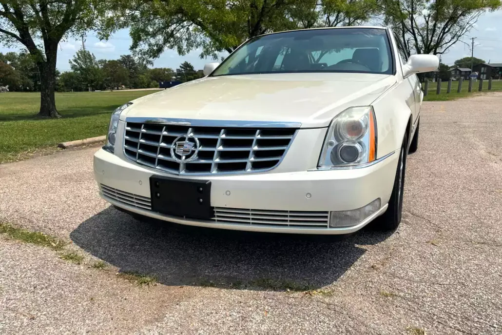 2009 Cadillac DTS photo 1