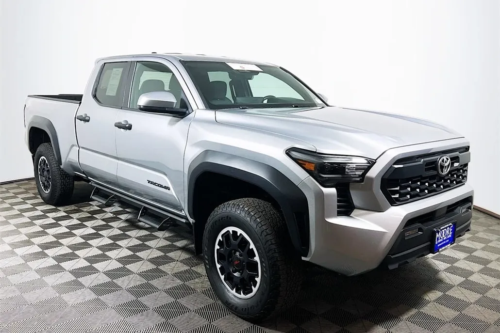 2024 Toyota Tacoma TRD Off-Road photo 1