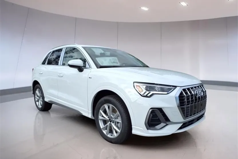 2025 Audi Q3 S line Premium photo 1