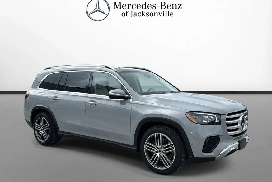 2024 Mercedes Benz GLS 450 4MATIC photo 1