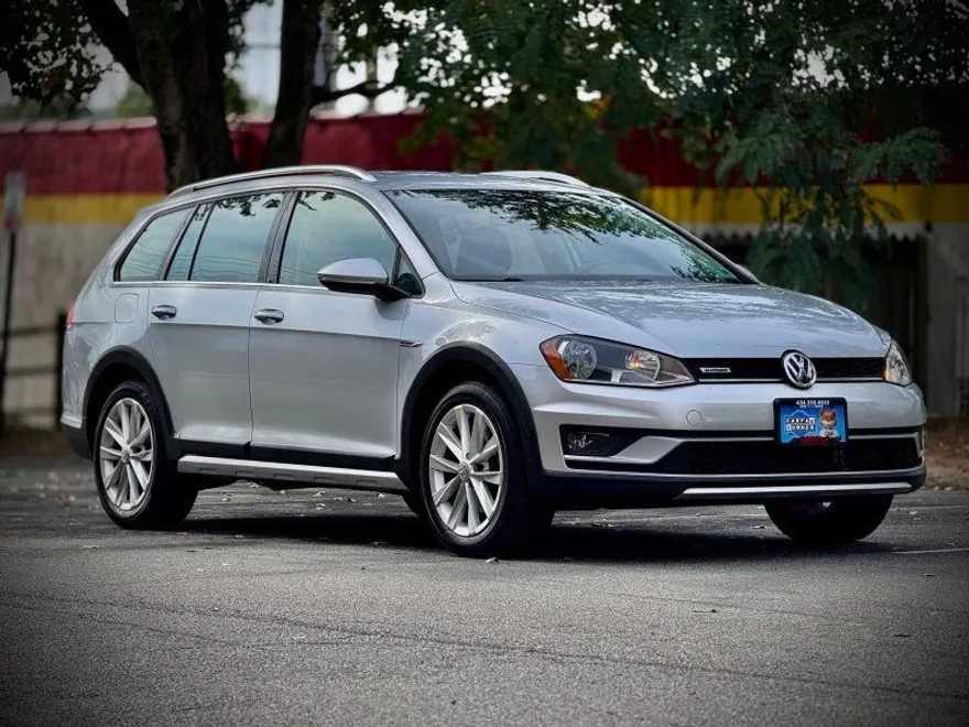 2017 Volkswagen Golf Alltrack SE photo 1