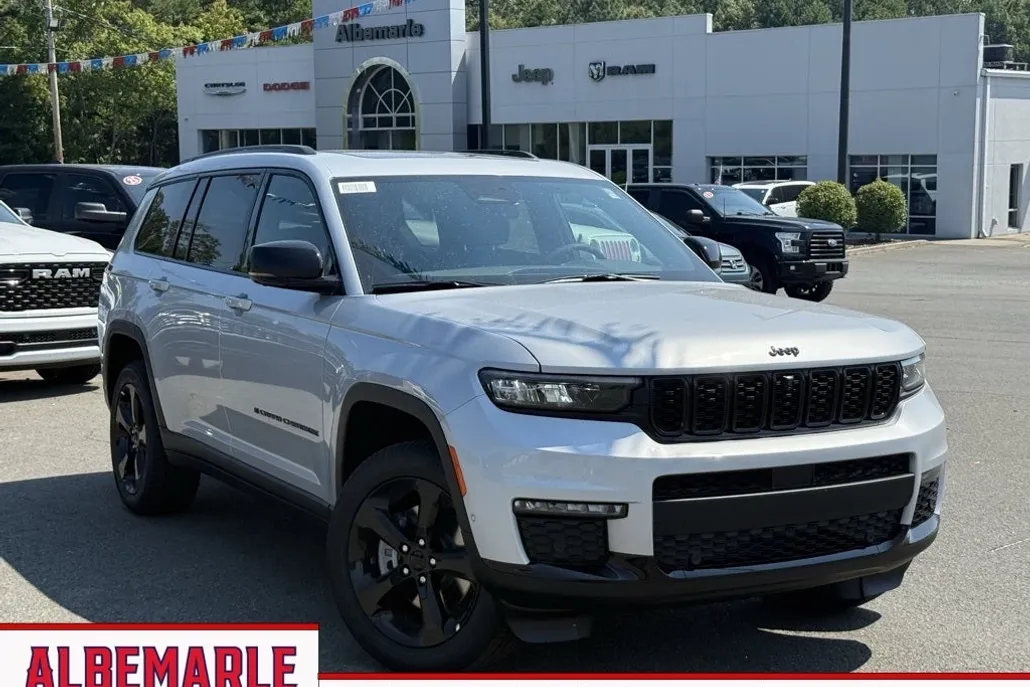 2025 Jeep Grand Cherokee Limited photo 1