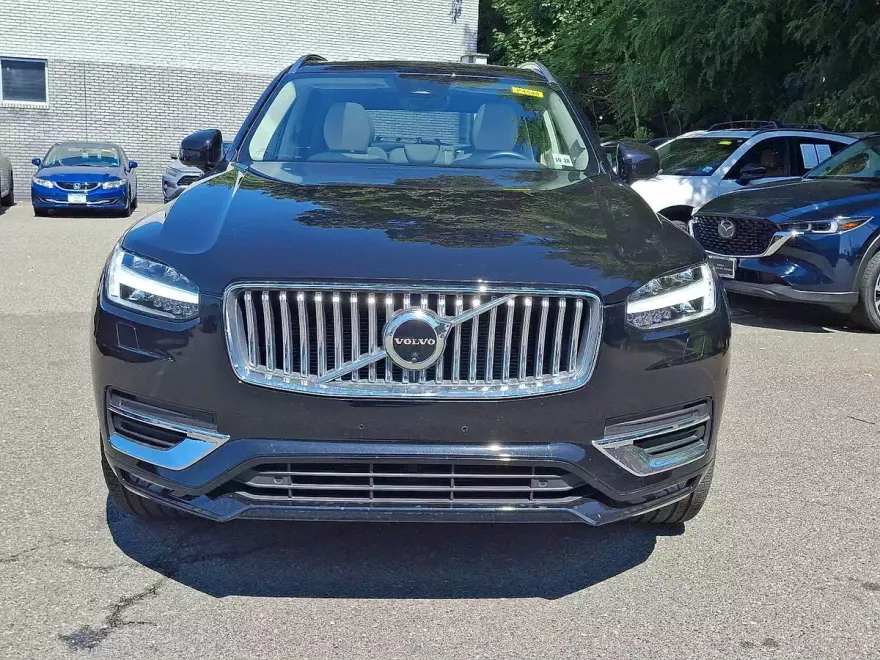 2024 Volvo XC90 B5 AWD Plus photo 1