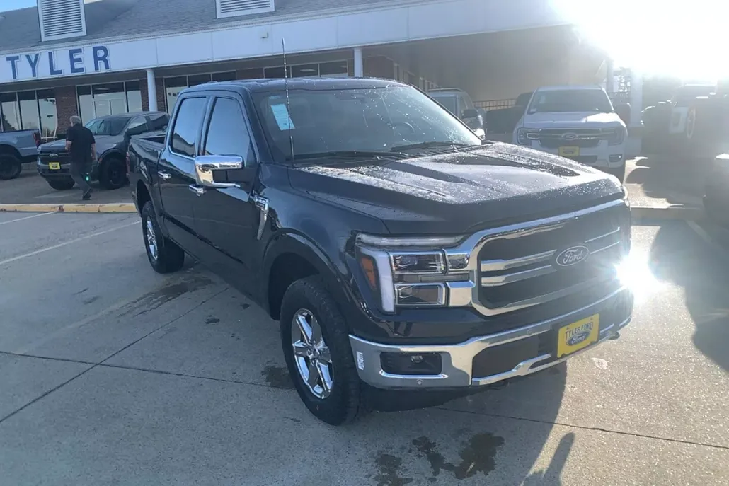 2025 Ford F-150 Lariat photo 1