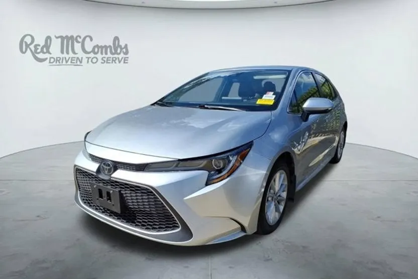 2020 Toyota Corolla XLE photo 1