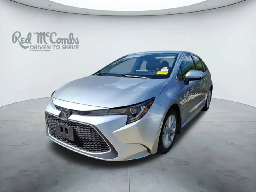2020 Toyota Corolla XLE photo 1