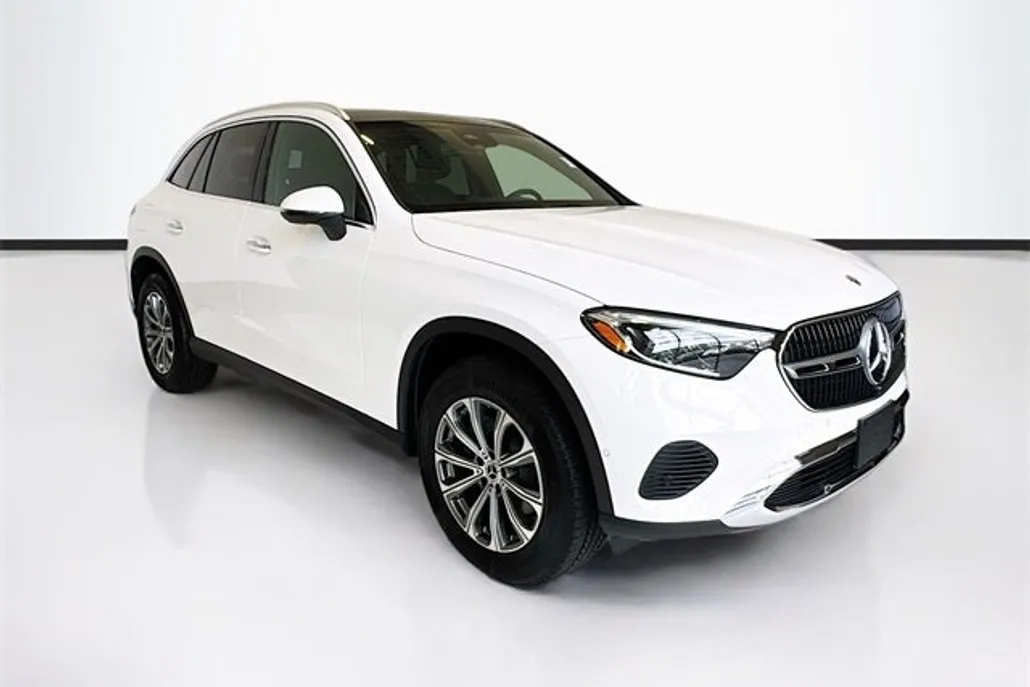 2025 Mercedes Benz GLC 300 4MATIC photo 1