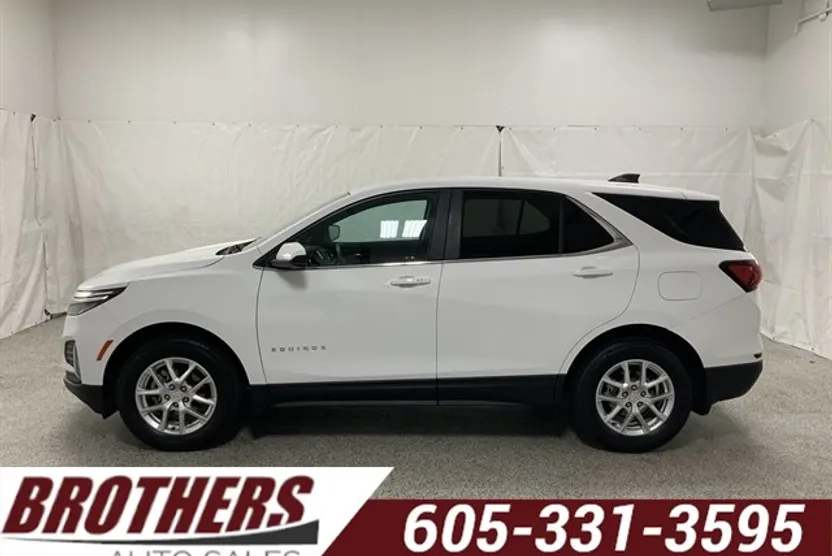 2023 Chevrolet Equinox LT photo 1