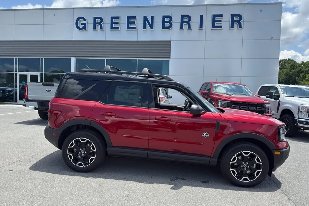 2025 Ford Bronco Sport Outer Banks photo 1