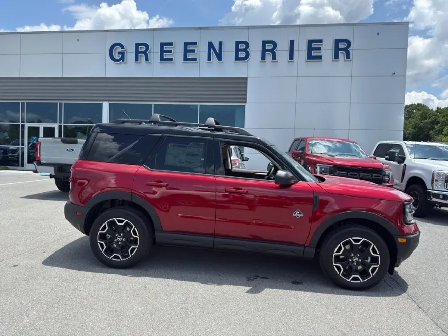 2025 Ford Bronco Sport Outer Banks photo 1