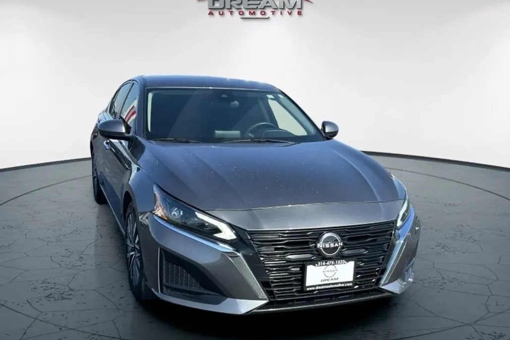 2023 Nissan Altima 2.5 SV photo 1