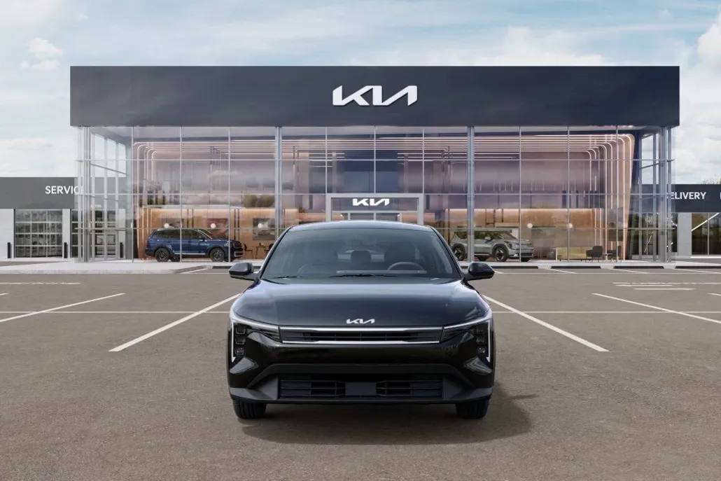 2025 Kia K4 LXS photo 1