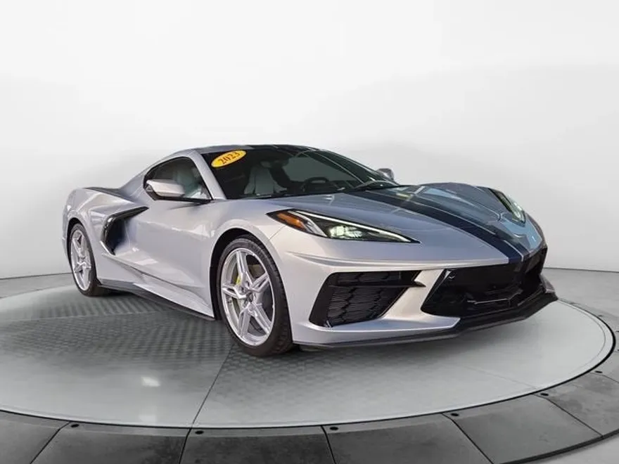 2023 Chevrolet Corvette Stingray 2LT photo 1