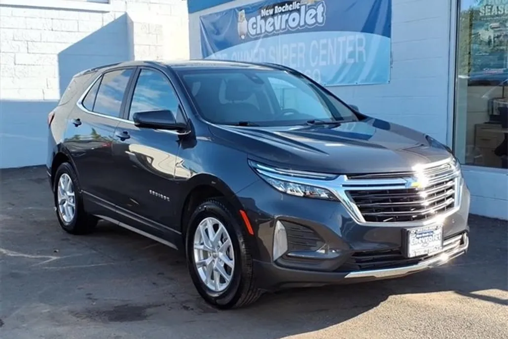 2023 Chevrolet Equinox LT photo 1