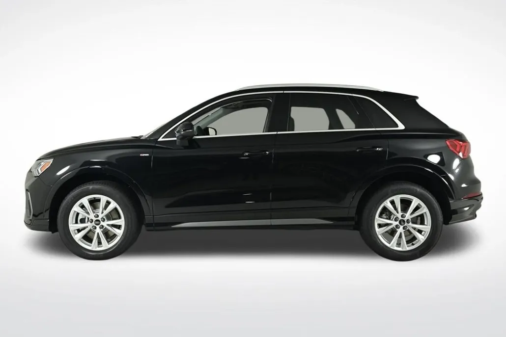 2025 Audi Q3 45 TFSI S line Premium photo 1