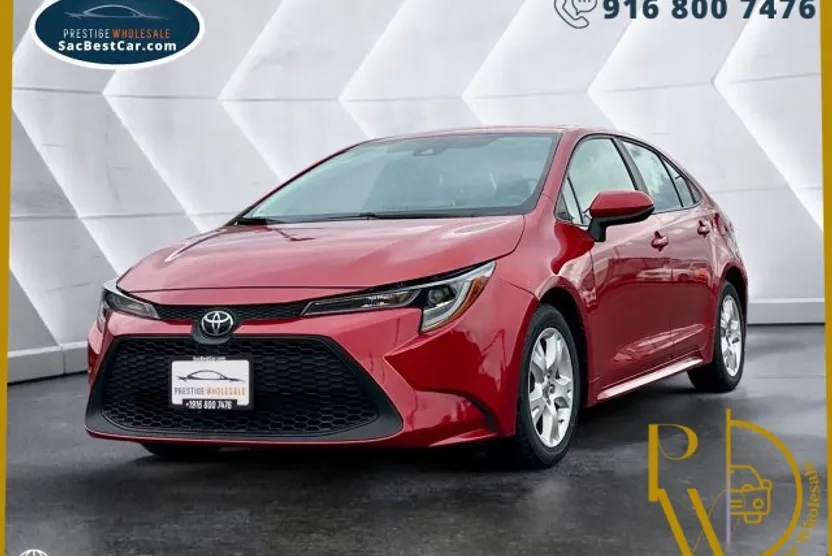 2021 Toyota Corolla LE photo 1
