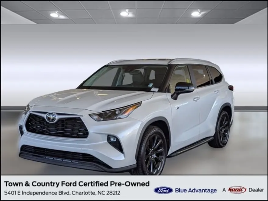 2023 Toyota Highlander XLE photo 1