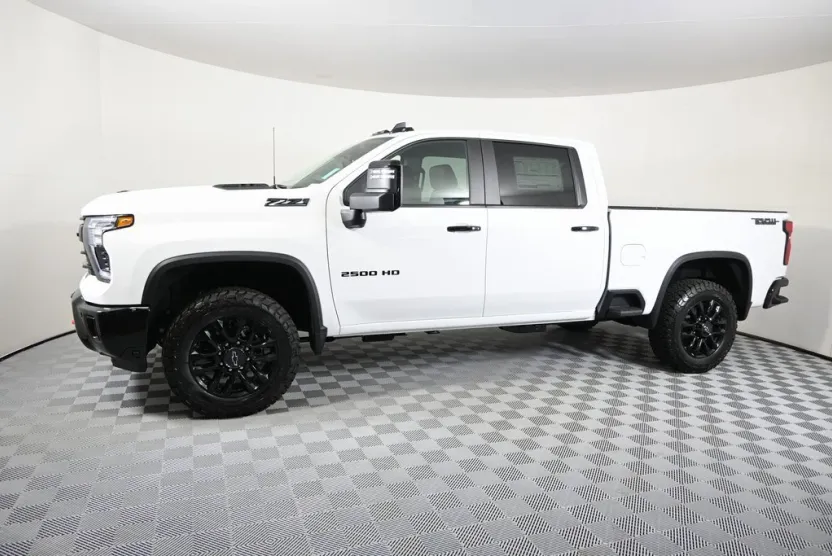 2026 Chevrolet Silverado 2500HD LT photo 1