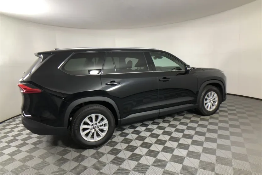 2024 Toyota Grand Highlander XLE photo 1