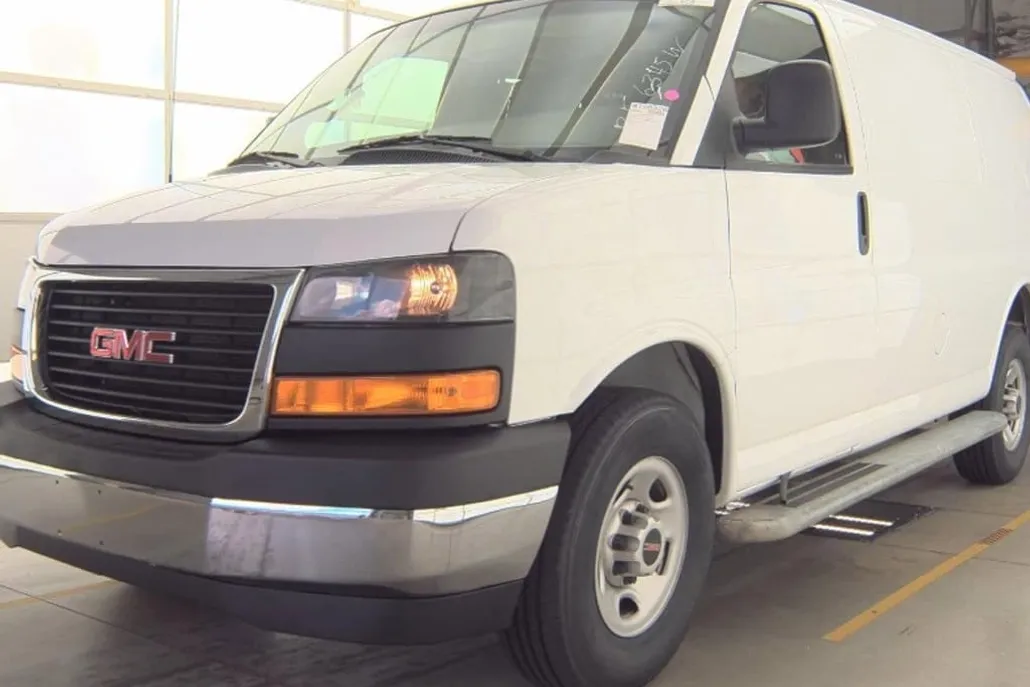 2023 Gmc Savana 2500 Cargo photo 1