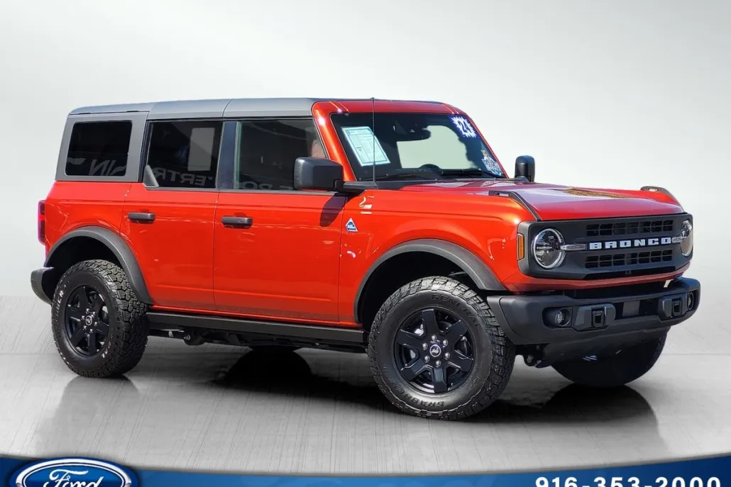 2024 Ford Bronco Black Diamond photo 1