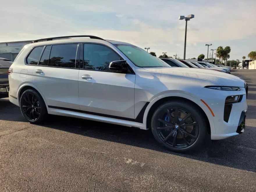 2026 Bmw X7 M60i photo 1