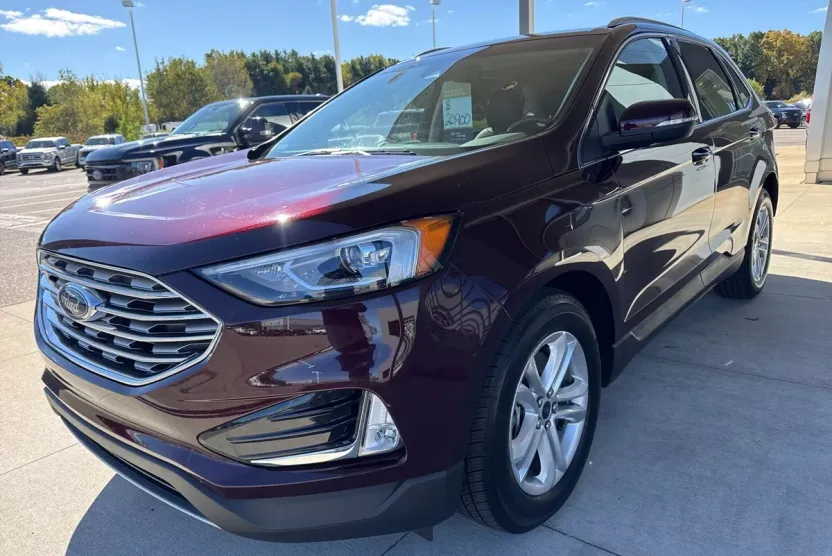 2020 Ford Edge SEL photo 1