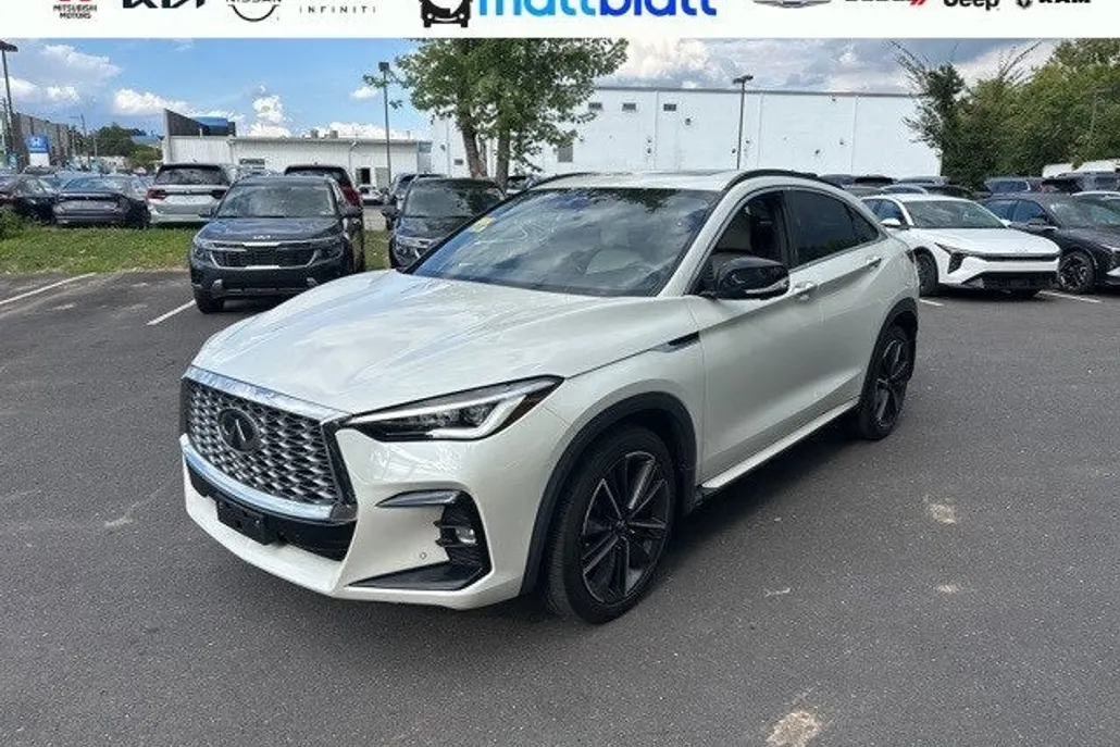 2022 Infiniti QX55 Essential photo 1