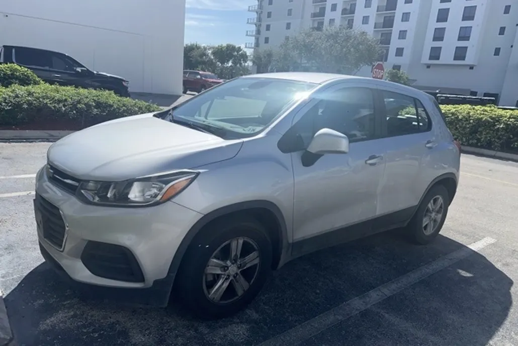 2019 Chevrolet Trax LS photo 1