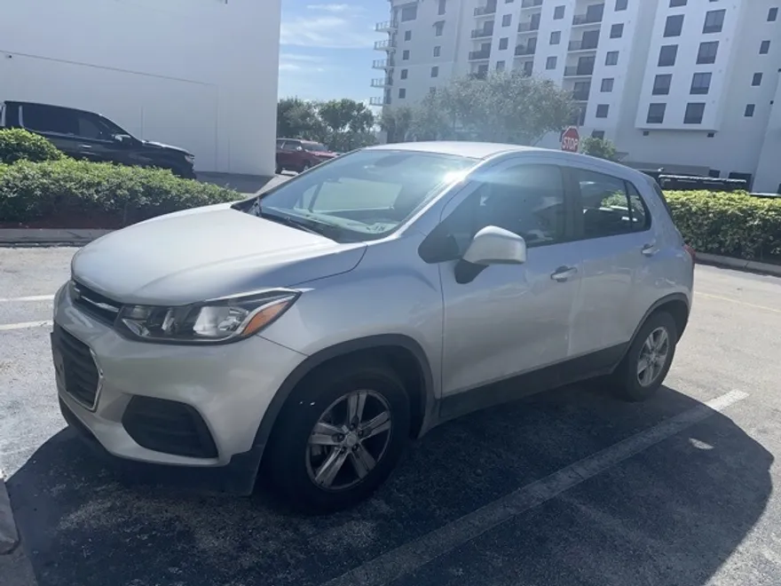 2019 Chevrolet Trax LS photo 1