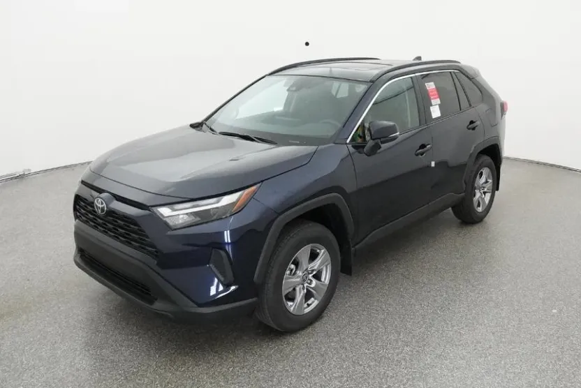 2026 Toyota Camry SE photo 1