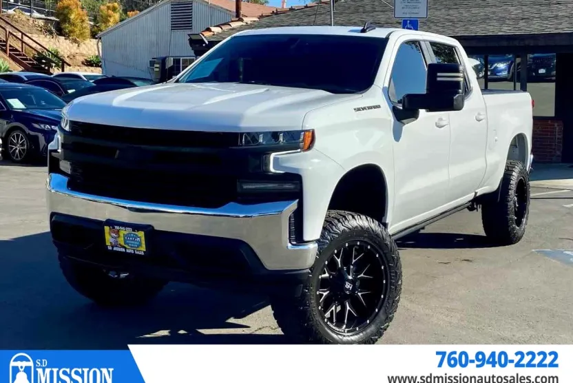 2022 Chevrolet Silverado 1500 LT photo 1