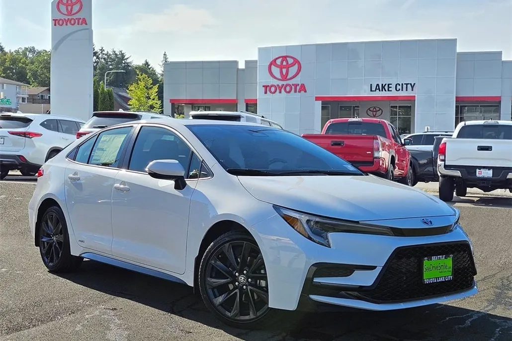 2025 Toyota Corolla Hybrid SE photo 1