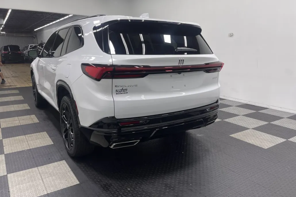 2026 Buick Enclave Sport Touring photo 1