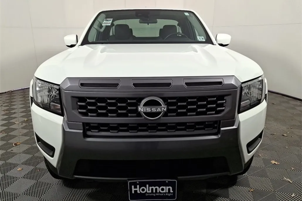2025 Nissan Frontier SV photo 1